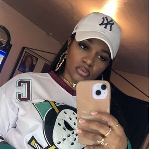 Meet your Posher, Aquilla